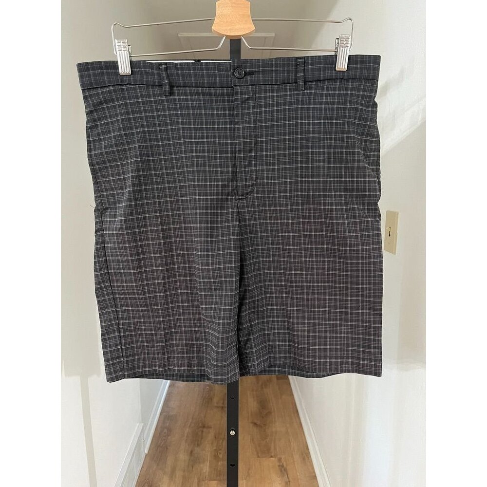 EUC Greg Norman Men's Plaid Golf Shorts 34 Checkered - Picture 1 of 3
